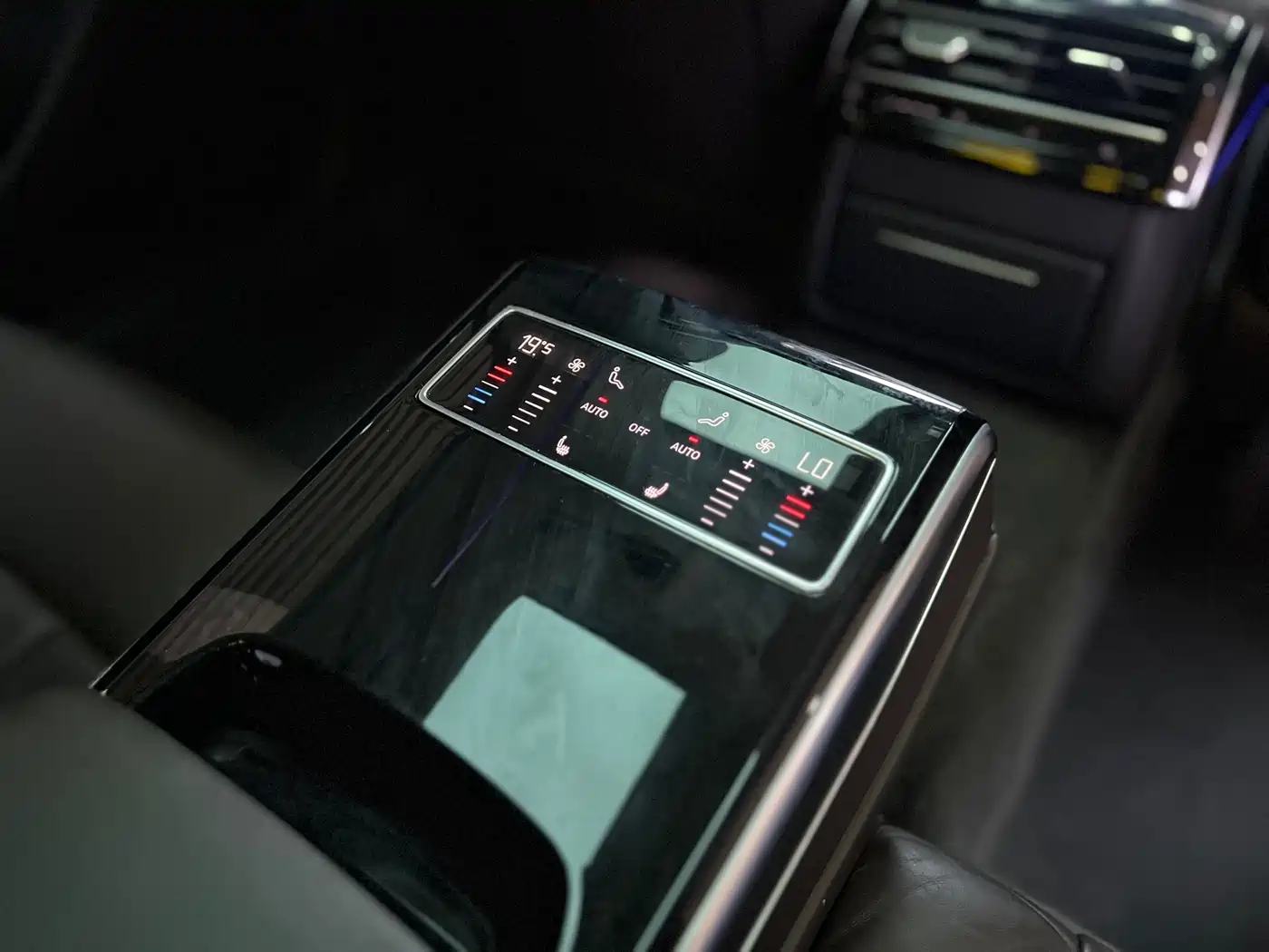 Audi A8 2019 Plus A8L 50 TFSI quattro Comfort фото 15