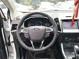 Фото 11 - Ford Edge