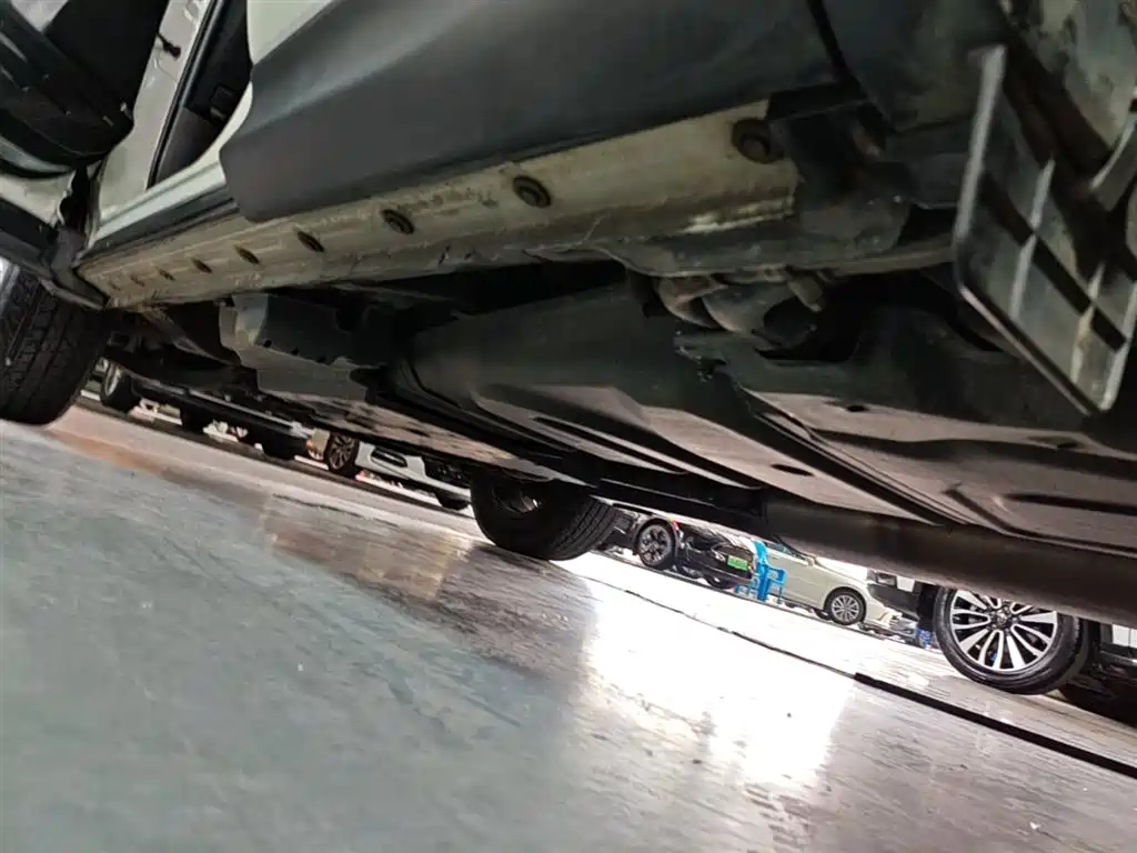 Toyota RAV4 Rongfang 2015 2.0L CVT 2WD Trend Edition фото 22
