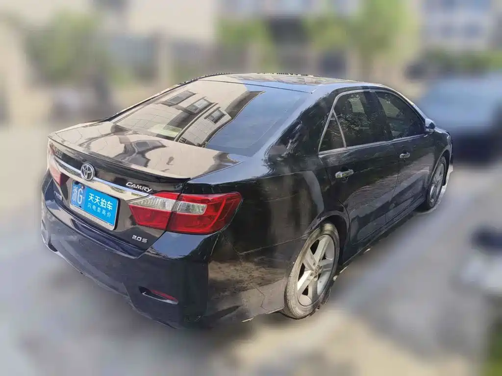 Photo 5 - Toyota Camry