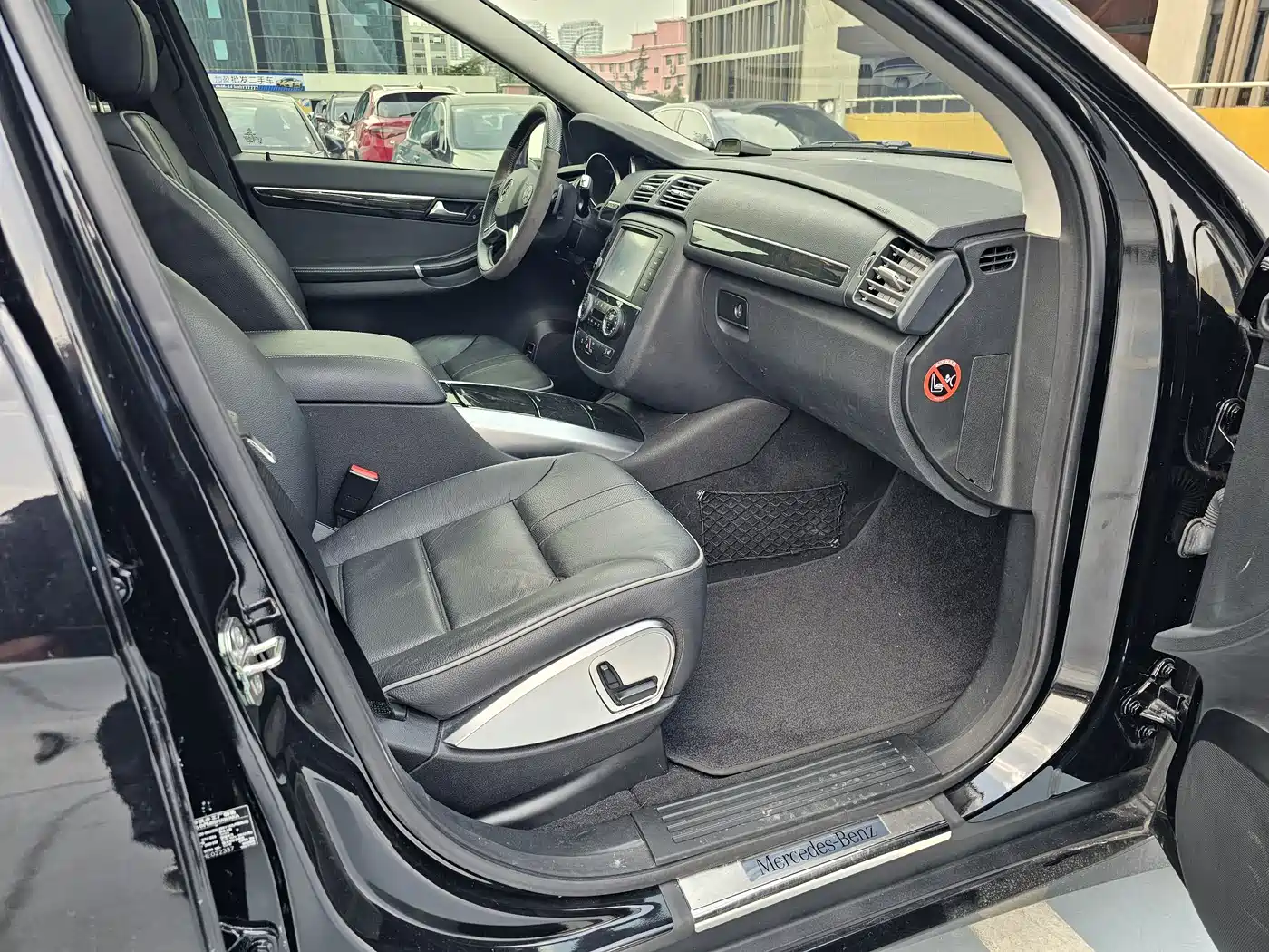 Mercedes-Benz R-Class 2017 R 320 4MATIC Business Collector's Edition фото 19