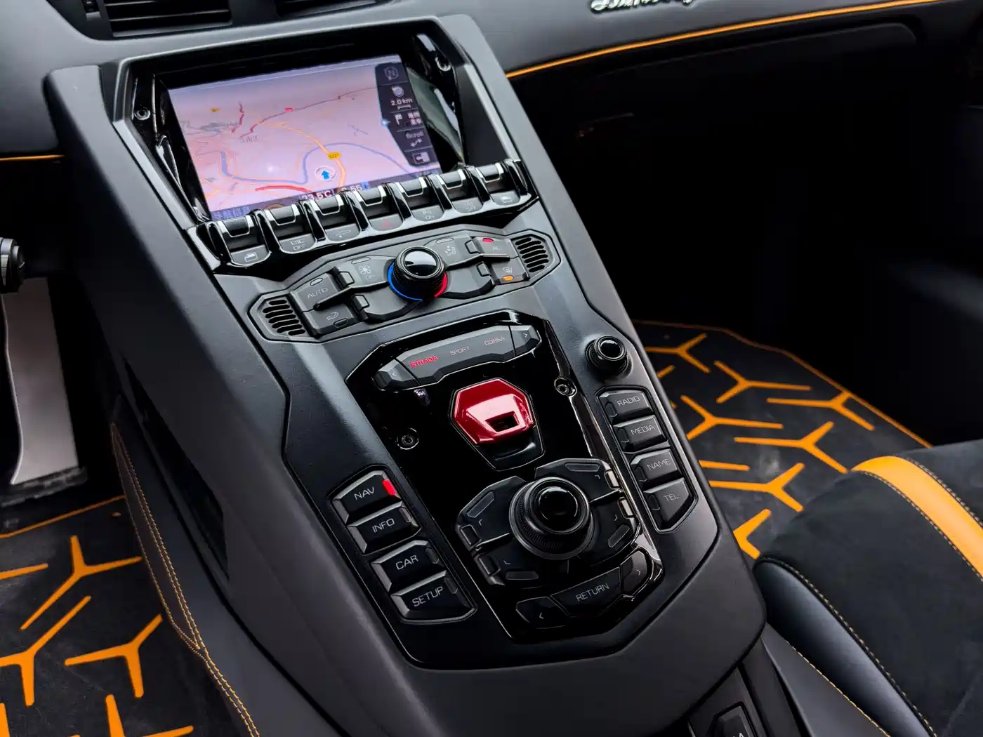 Lamborghini Aventador 2011 LP 700-4 фото 26