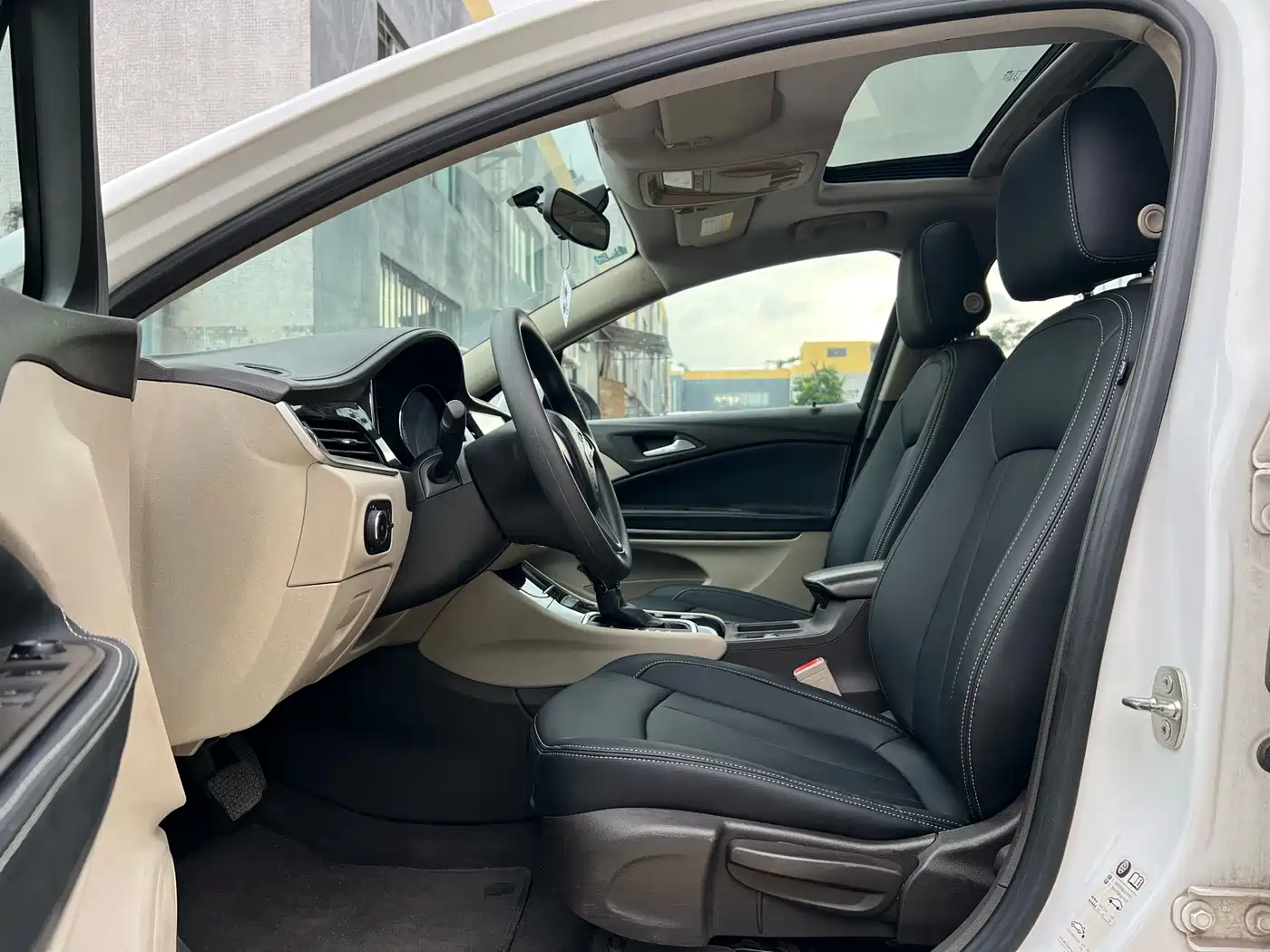 Buick Verano 2015 Sedan 15S Automatic Progressive фото 4