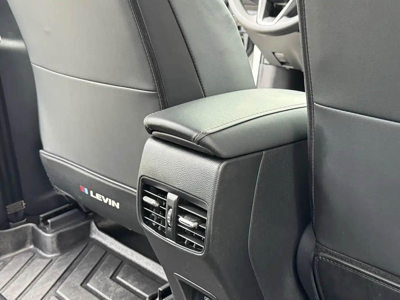 Фото 27 - Toyota Levin