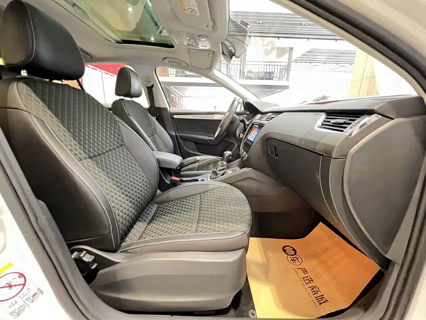 Škoda Octavia 2019 1.5L Automatic Smart Luxury China VI фото 8