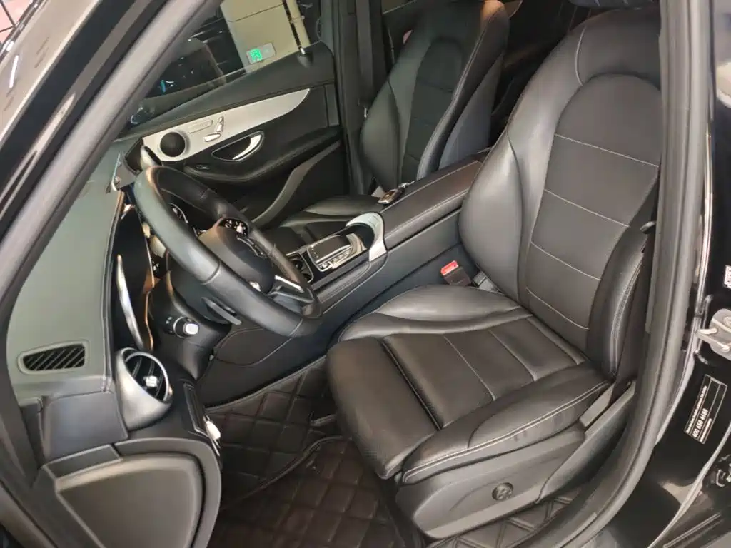 MERCEDES-BENZ GLC