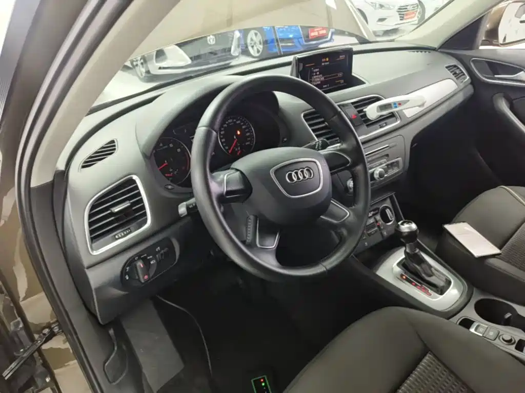 Фото 10 - Audi Q3