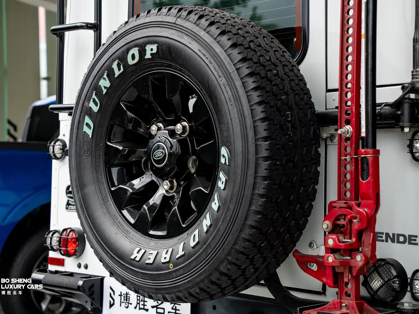 Land Rover Defender фото 56