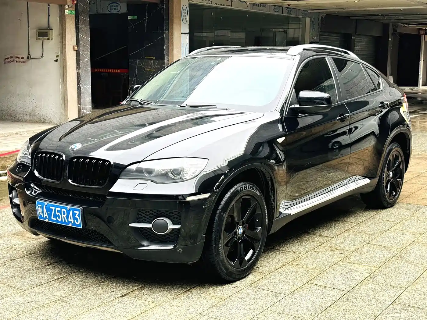 Photo 1 - BMW X6