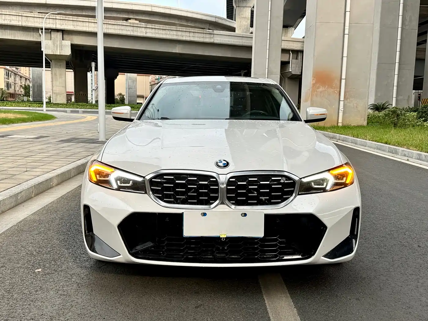 BMW 3 Series 2022 325Li M Sport Package фото 3
