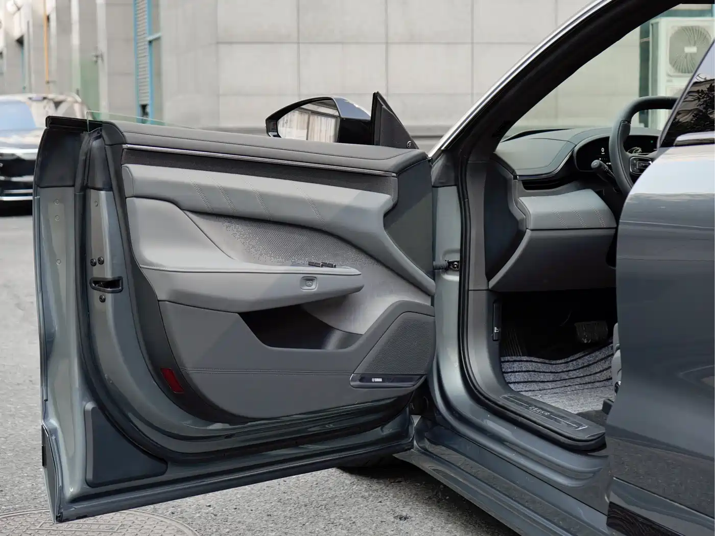 ZEEKR EXTREME KRYPTON 001