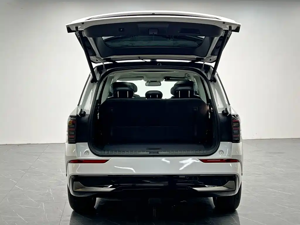 Фото 11 - Ford Edge