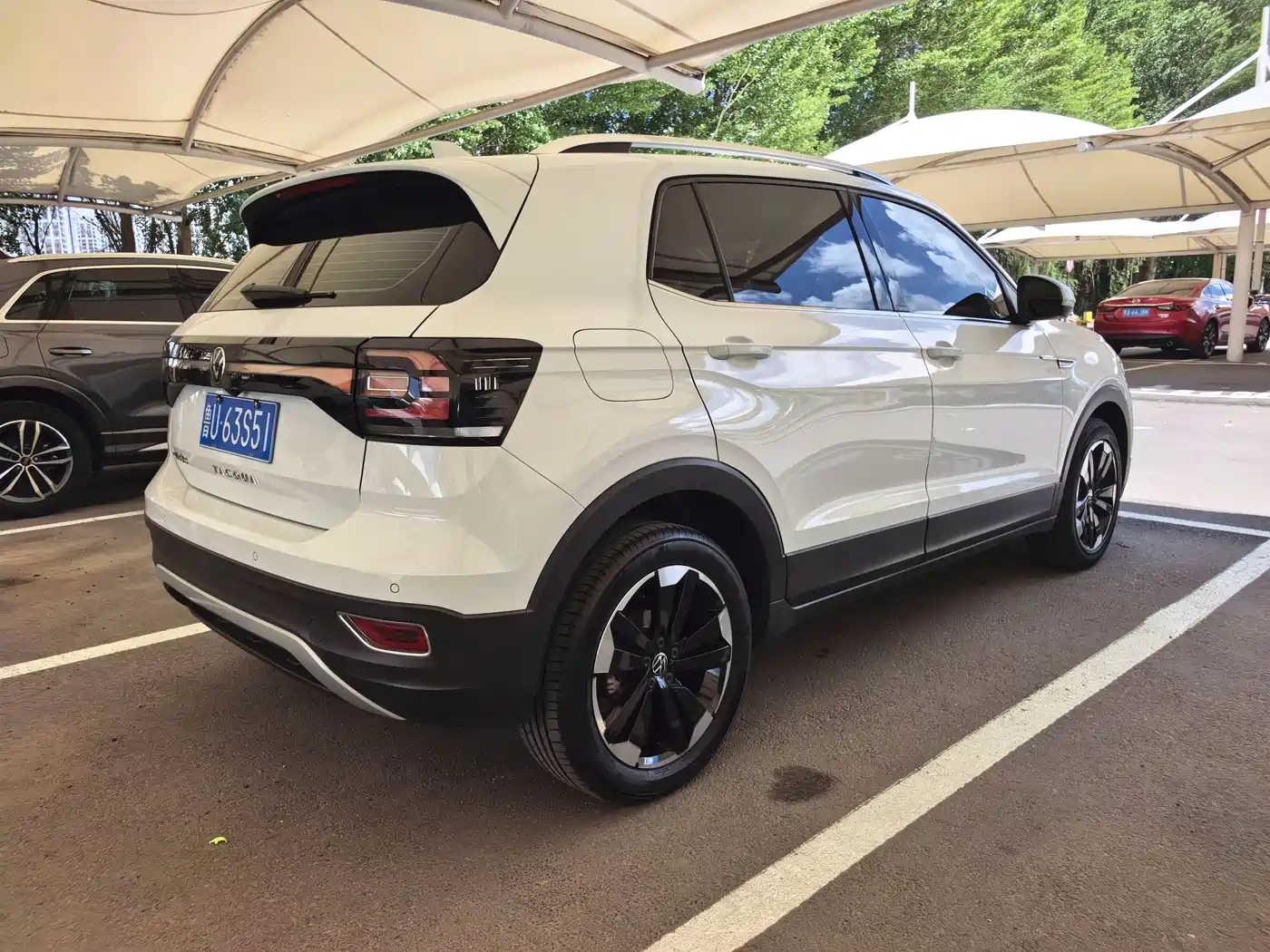 VOLKSWAGEN EXPLORING THE SHADOW