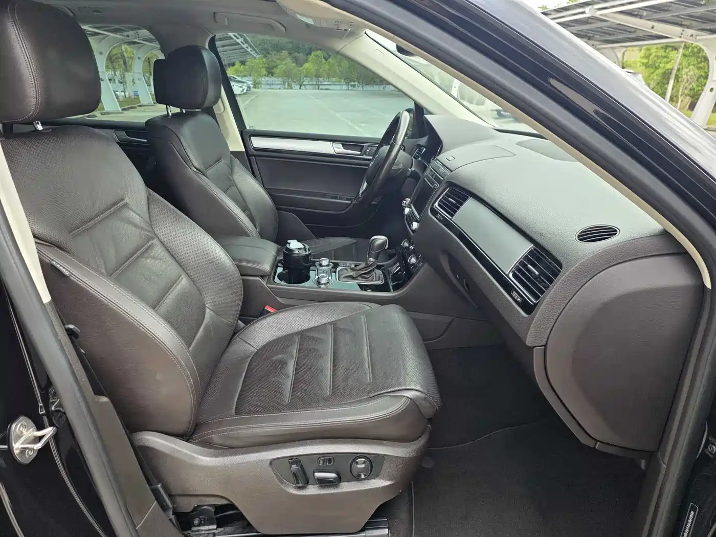 Volkswagen Touareg 2017 3.0TSI Explorer Edition фото 15