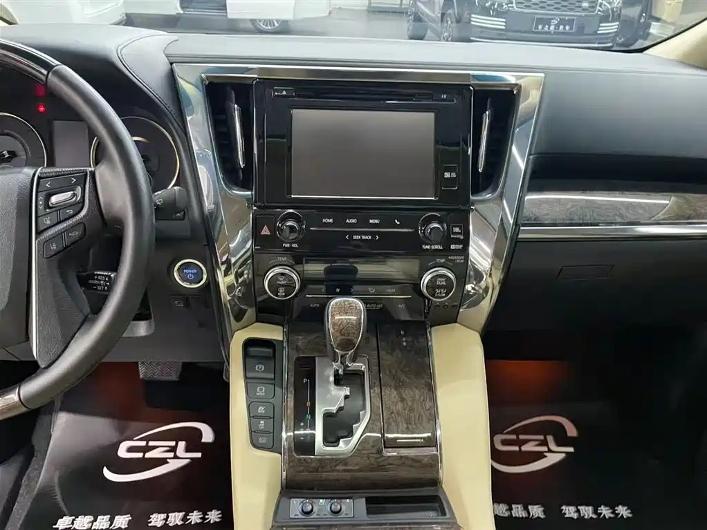 Toyota Vellfire 2019 Hybrid 2.5L HV Premium Edition фото 11