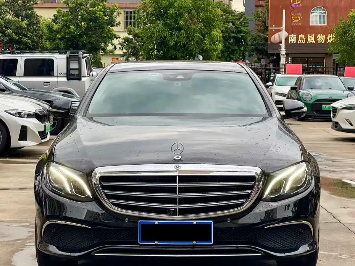 Photo 2 - Mercedes-Benz E-Class
