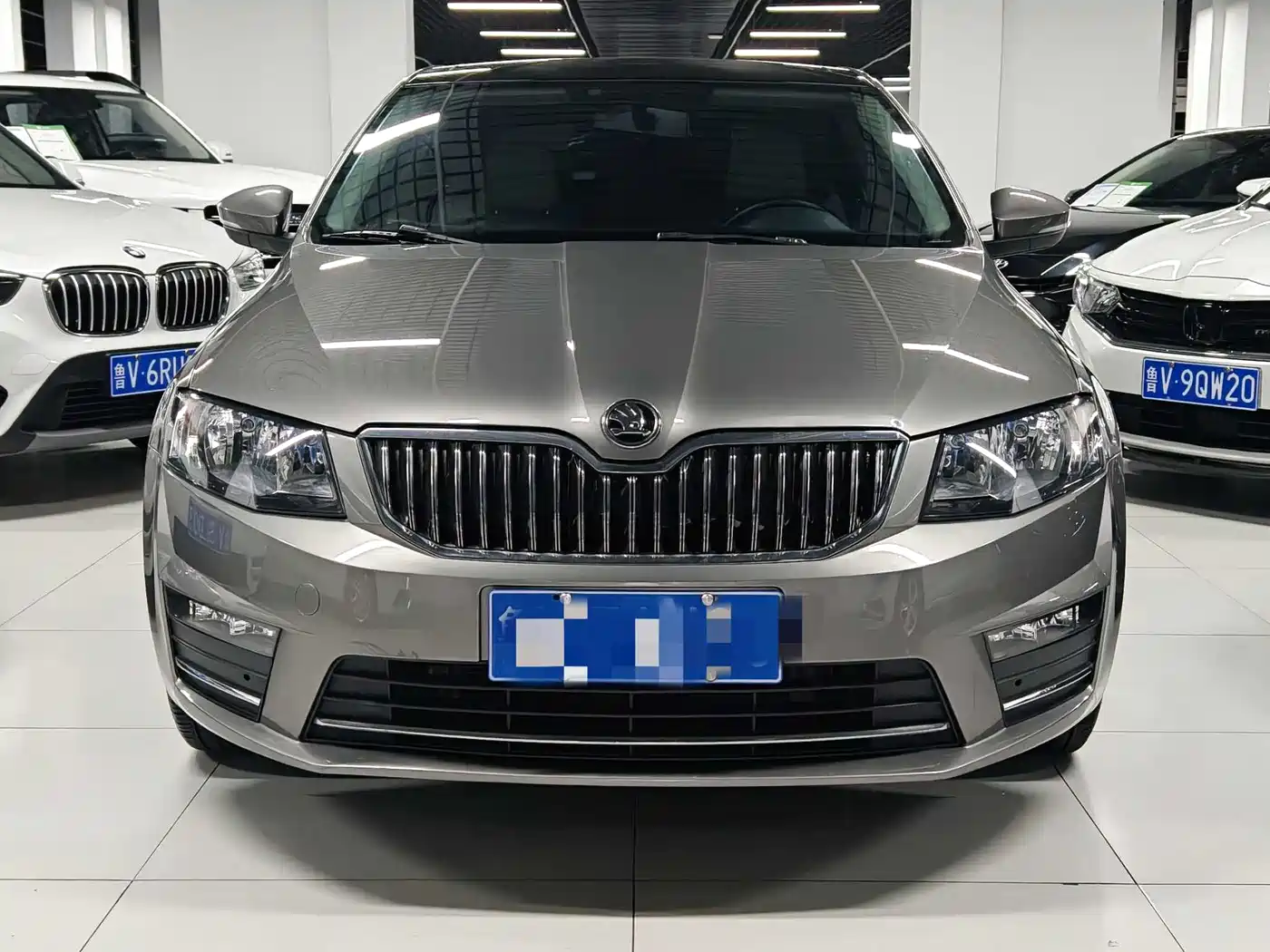 Škoda Octavia 2016 1.6L Automatic Smart Edition фото 2