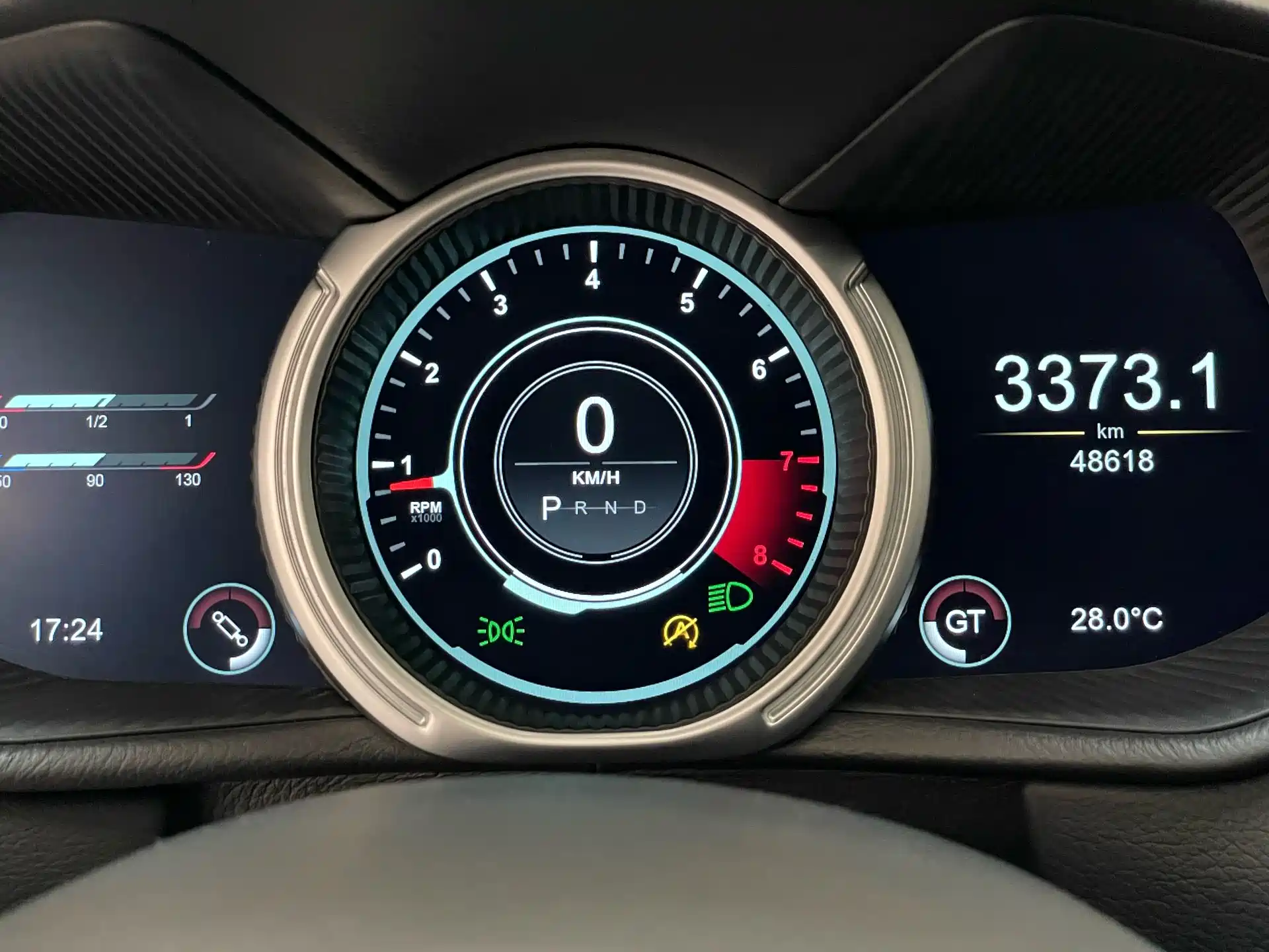 Фото 8 - Aston Martin DB11