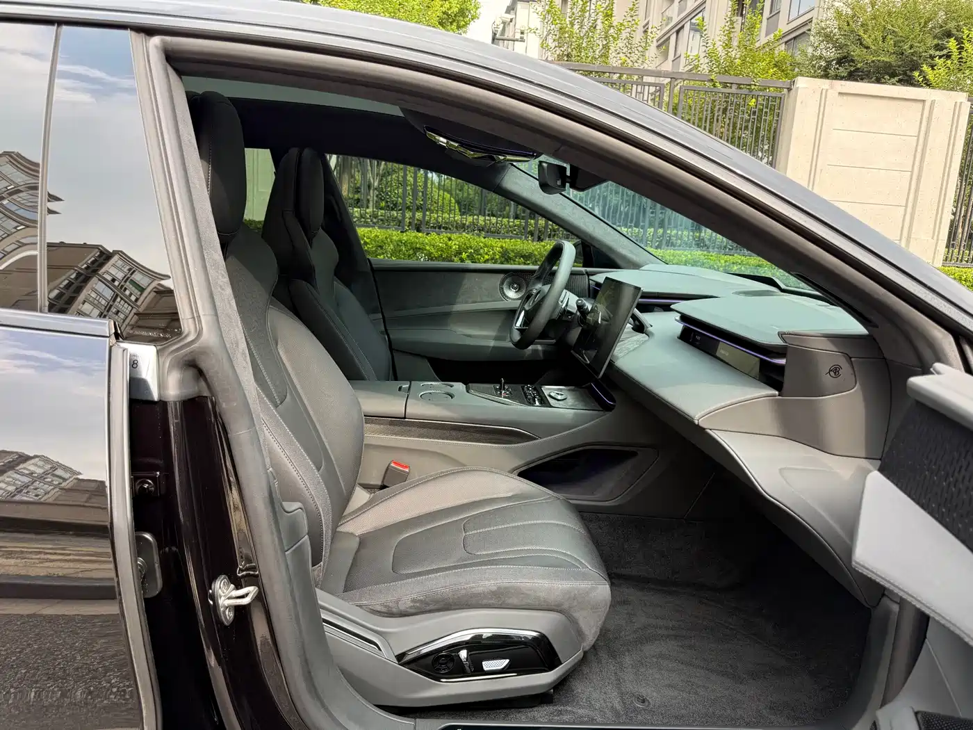 Lotus Emeya 2026 2025 600 Luxury