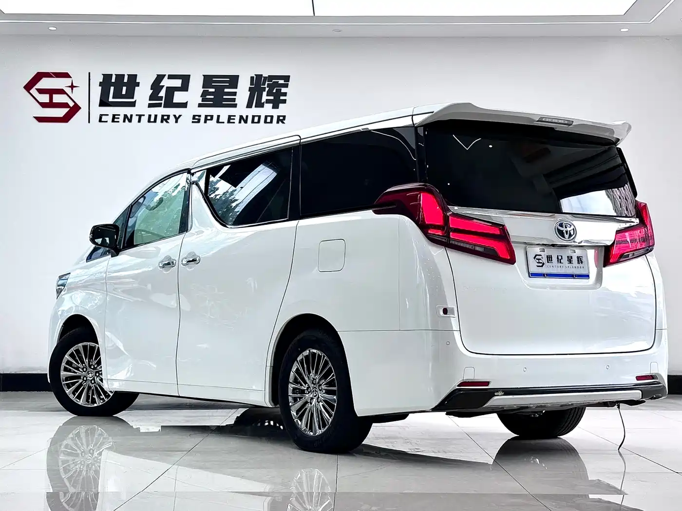 Toyota Alphard 2019 Hybrid 2.5L Luxury фото 4