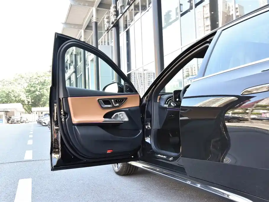 Mercedes-Benz E-Class, миниатюра 12