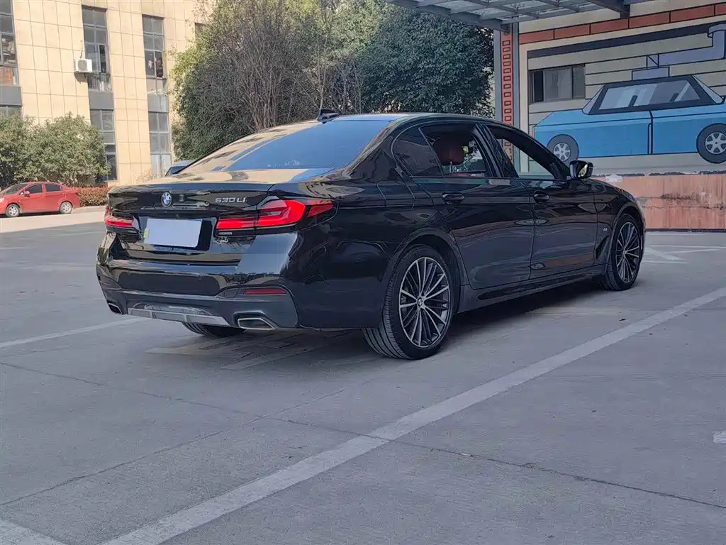 BMW 5-SERIES