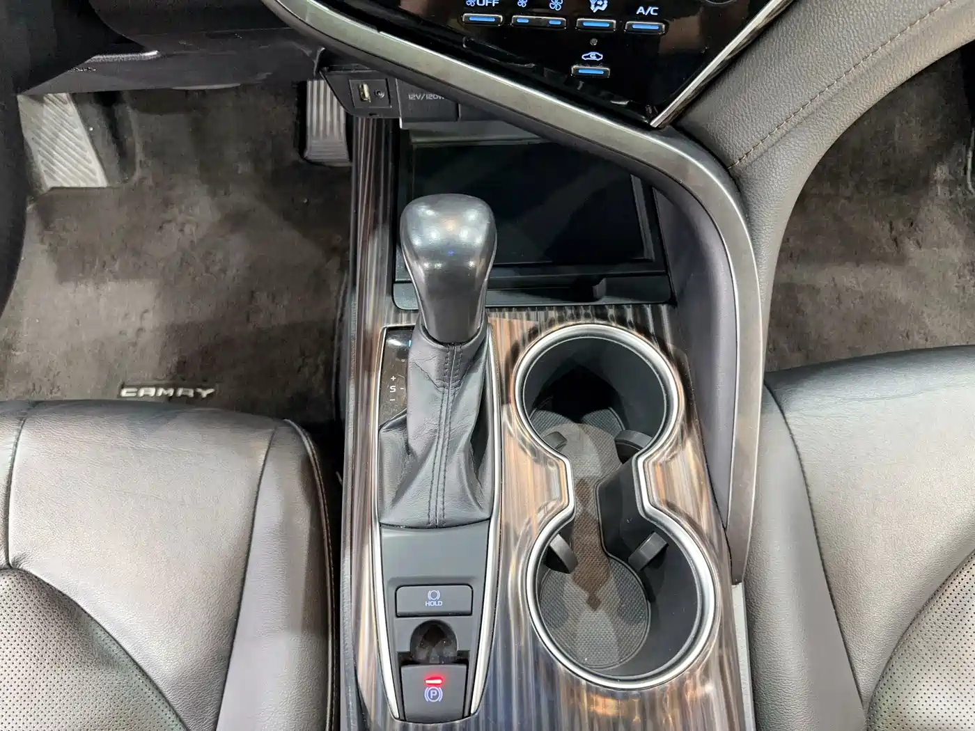 Toyota Camry 2018 2.0G Luxury Edition фото 27