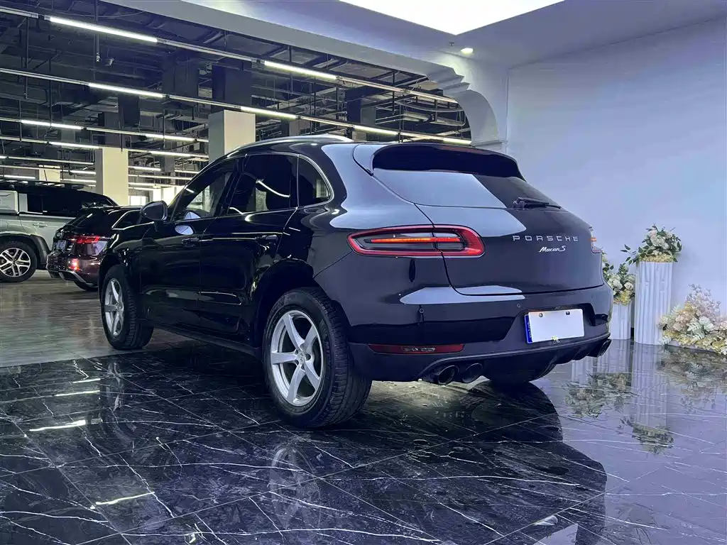 Porsche Macan 2016 Macan 2.0T фото 18