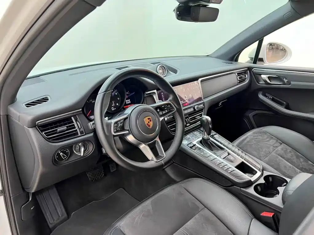 Фото 13 - Porsche Macan