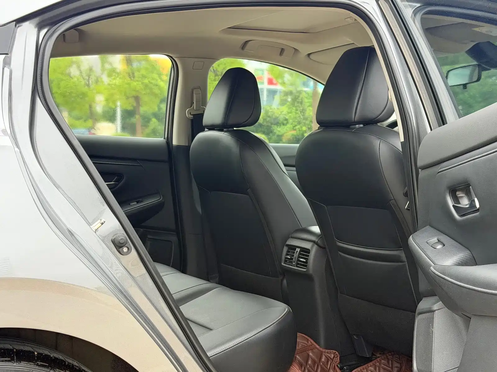 Фото 10 - Nissan Sylphy