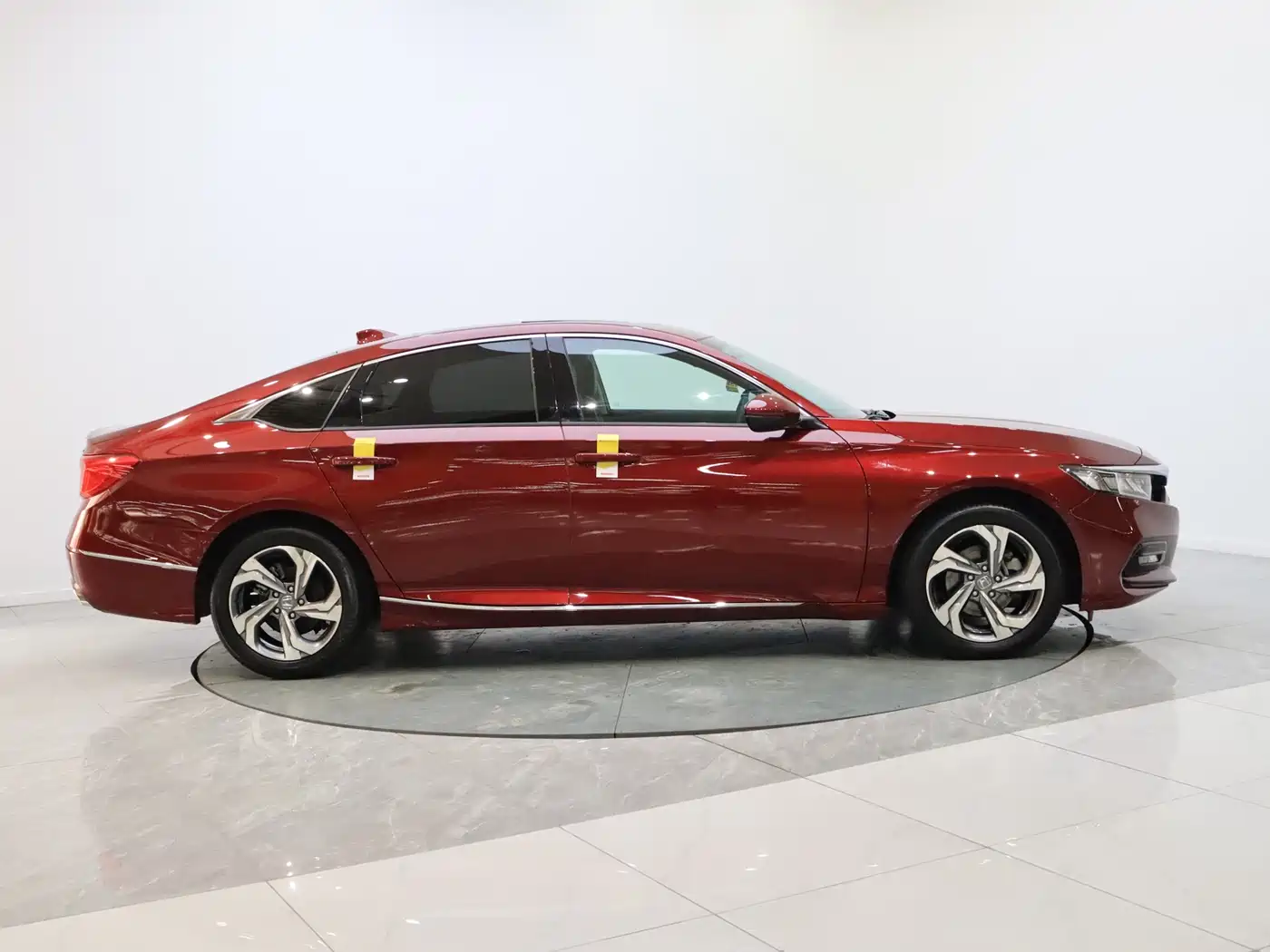 Фото 2 - Honda Accord