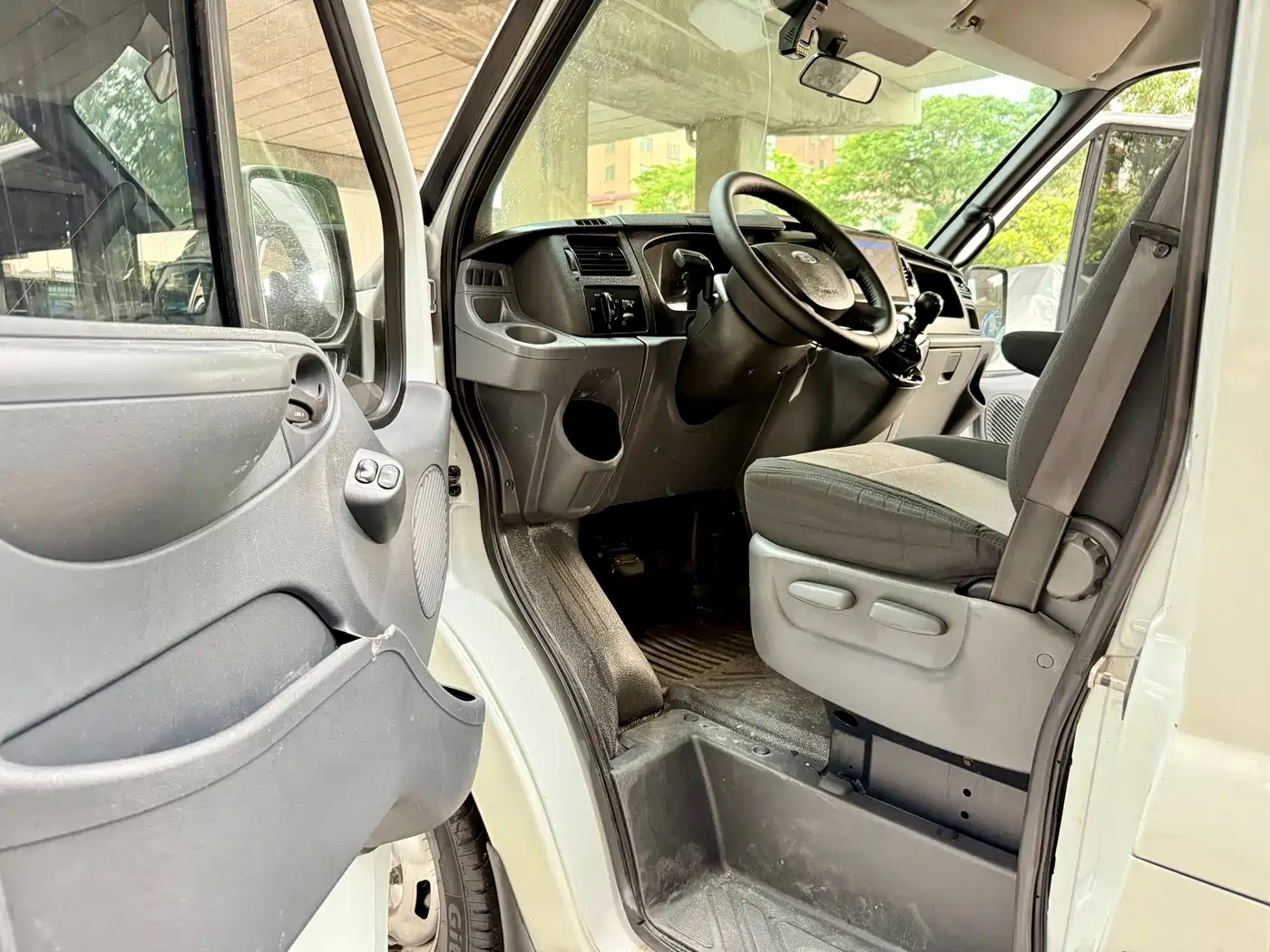 Ford New Generation Transit 2019 2016 Model 2.2T Long Wheelbase 6-Seater High-Roof Multi-Purpose Vehicle