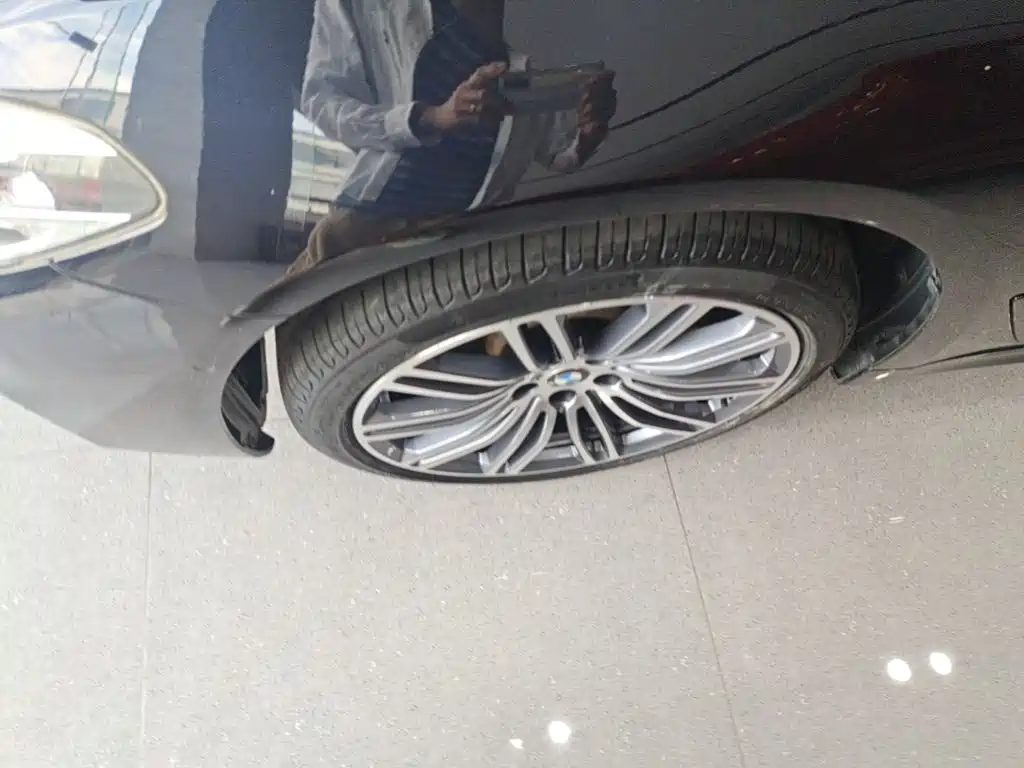 Фото 23 - BMW 5 Series