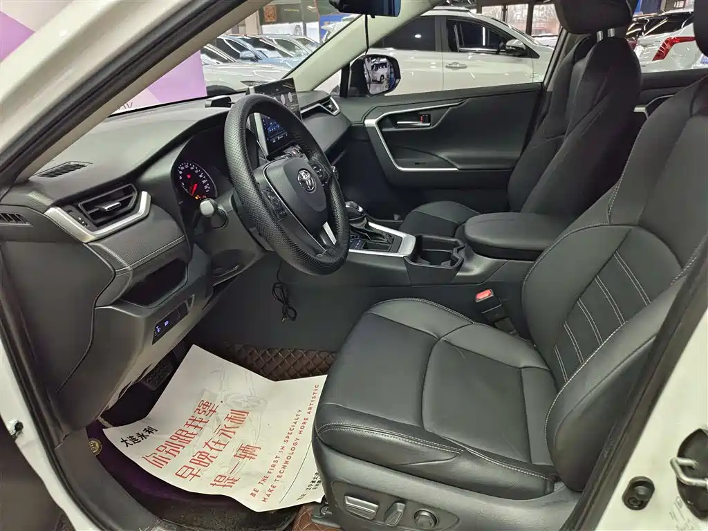 Toyota Wildlander 2022 2.0L CVT FWD Luxury Edition фото 9