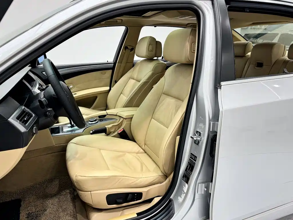 Photo 9 - BMW 5 Series