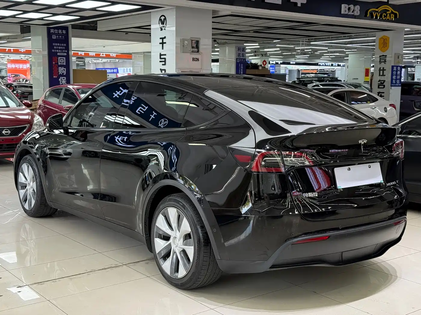 TESLA MODEL Y