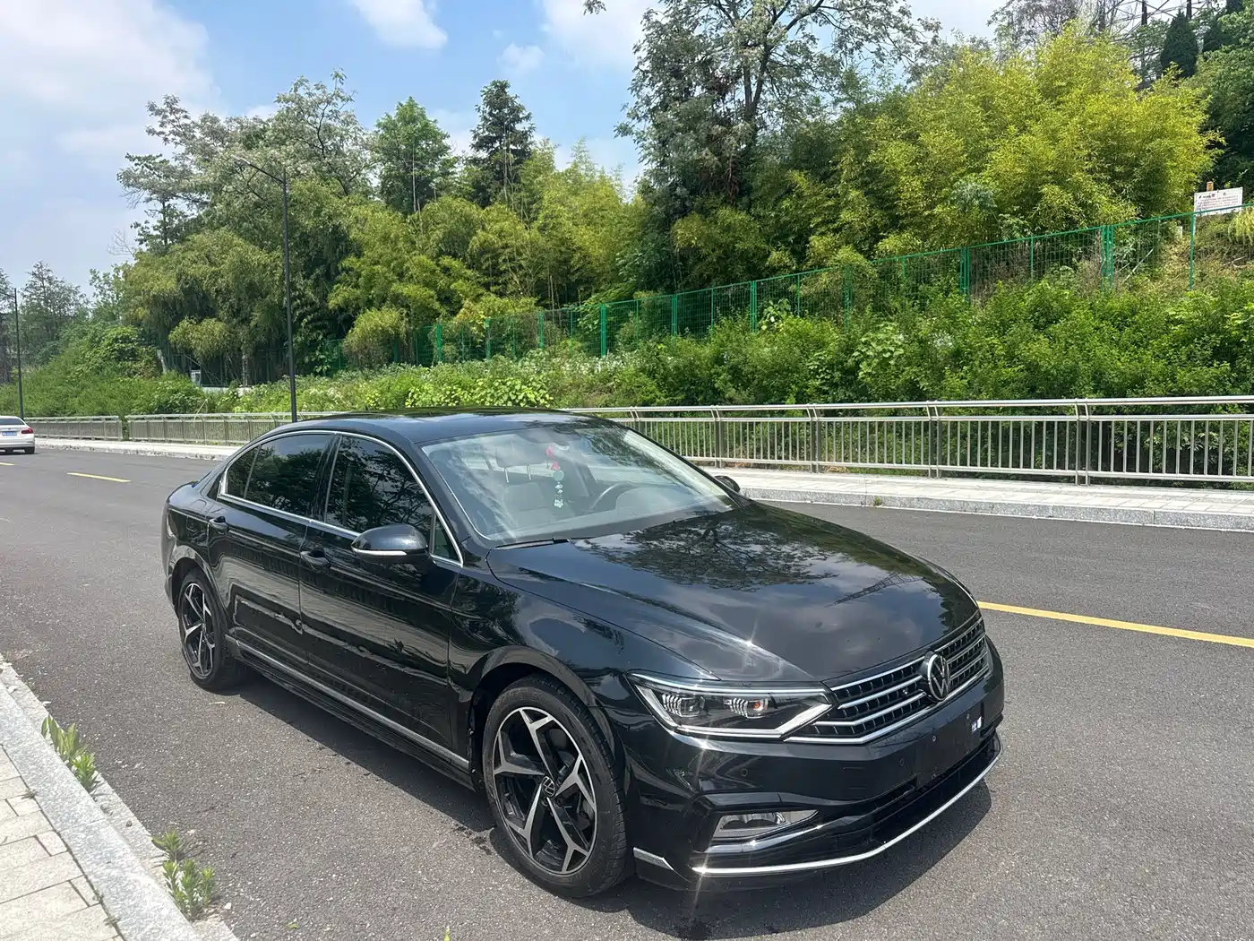 Volkswagen Magotan 2023 2 Million Units Anniversary Edition 330TSI DSG Leading Type