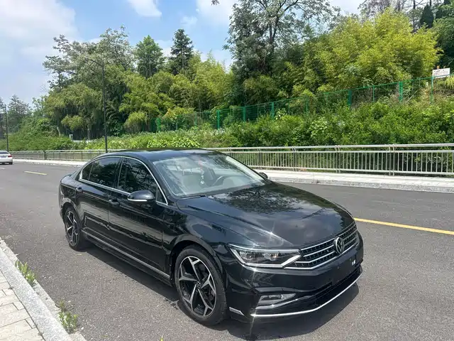 Volkswagen Magotan 2023 2 Million Units Anniversary Edition 330TSI DSG Leading Type