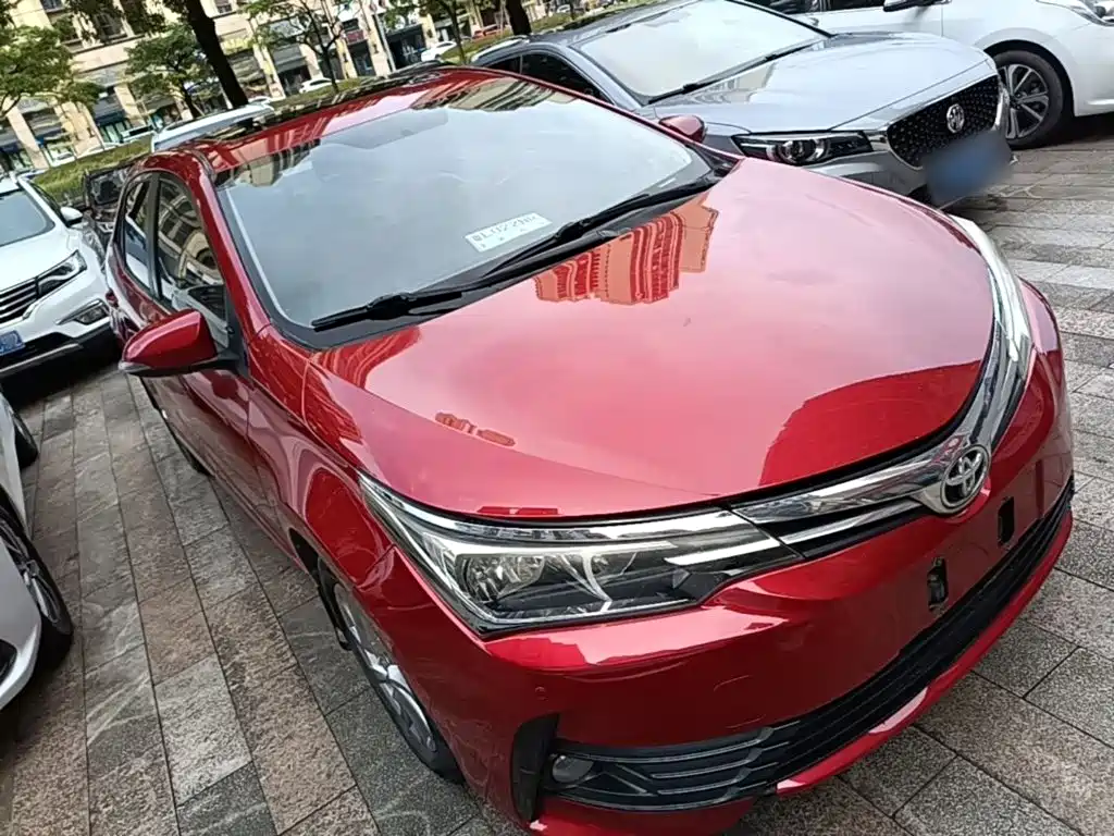 Фото 4 - Toyota Corolla