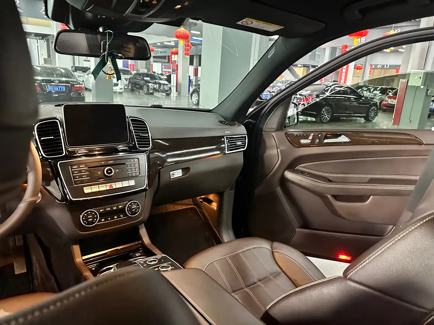 Mercedes-Benz GLS 2018 Facelift GLS 400 4MATIC Sport фото 16