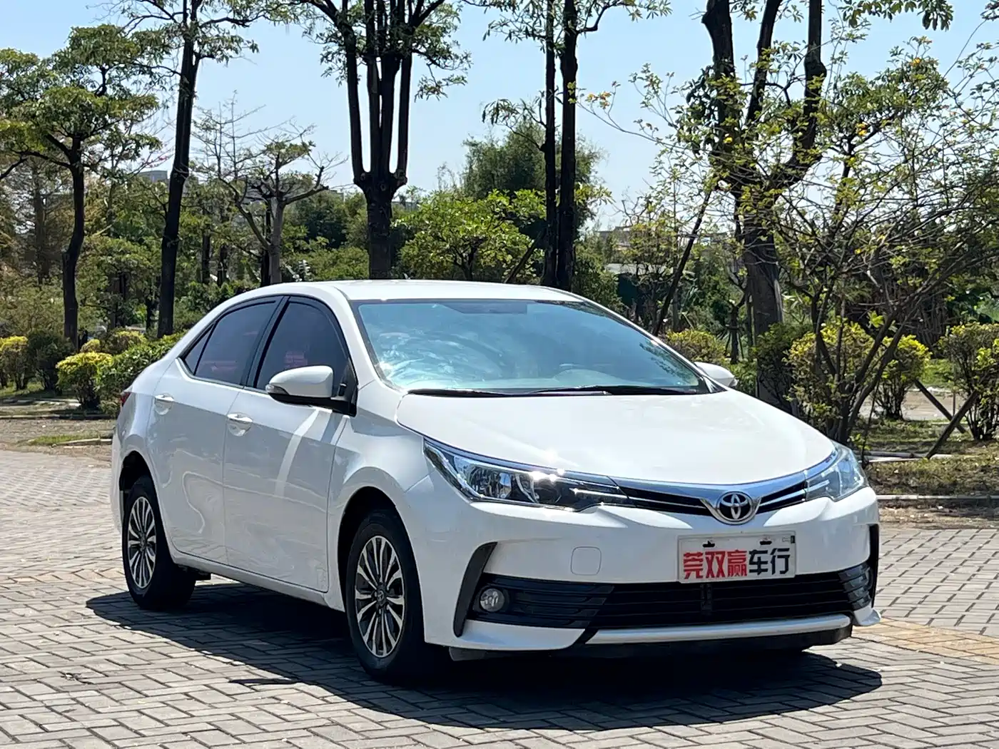 Toyota Corolla 2017 Facelift 1.2T S-CVT GL фото 3