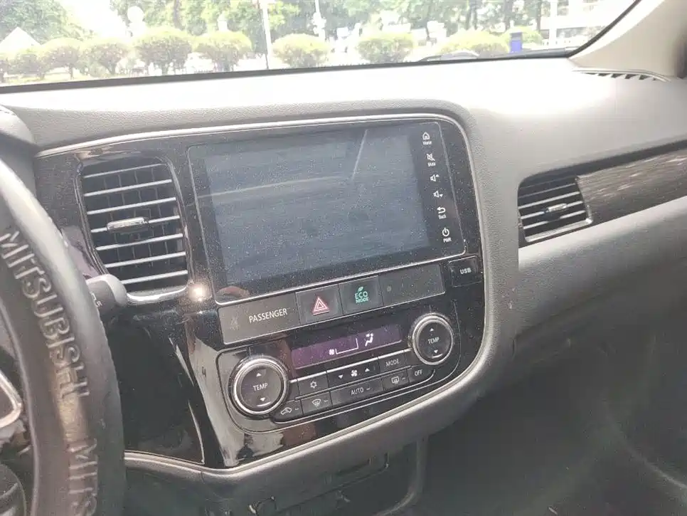 Mitsubishi Outlander 2019 2.0L 2WD Enjoy 5-Seater China VI фото 13