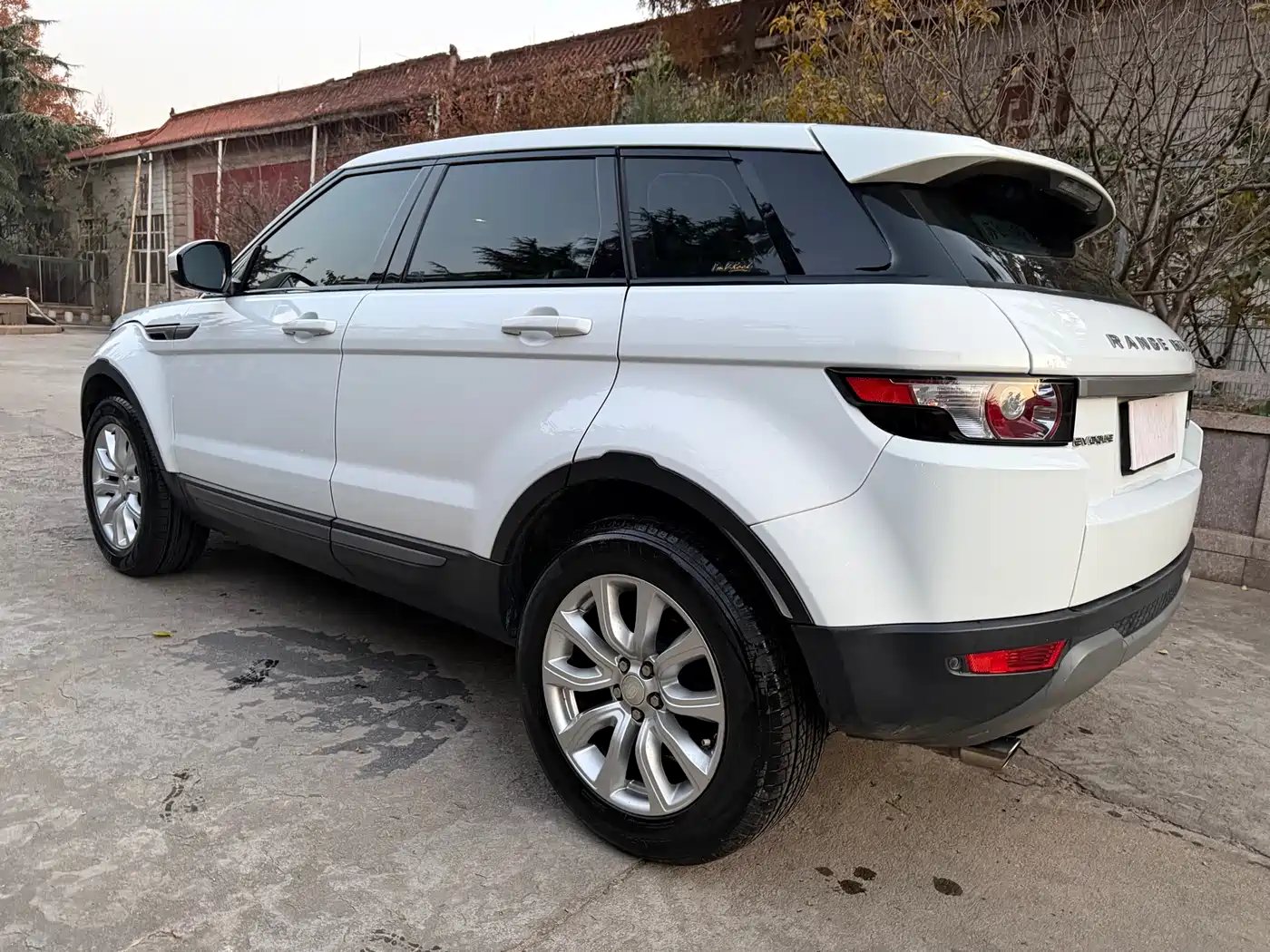 Land Rover Range Rover Evoque 2015 2.0T 5-Door Fashion Edition фото 15