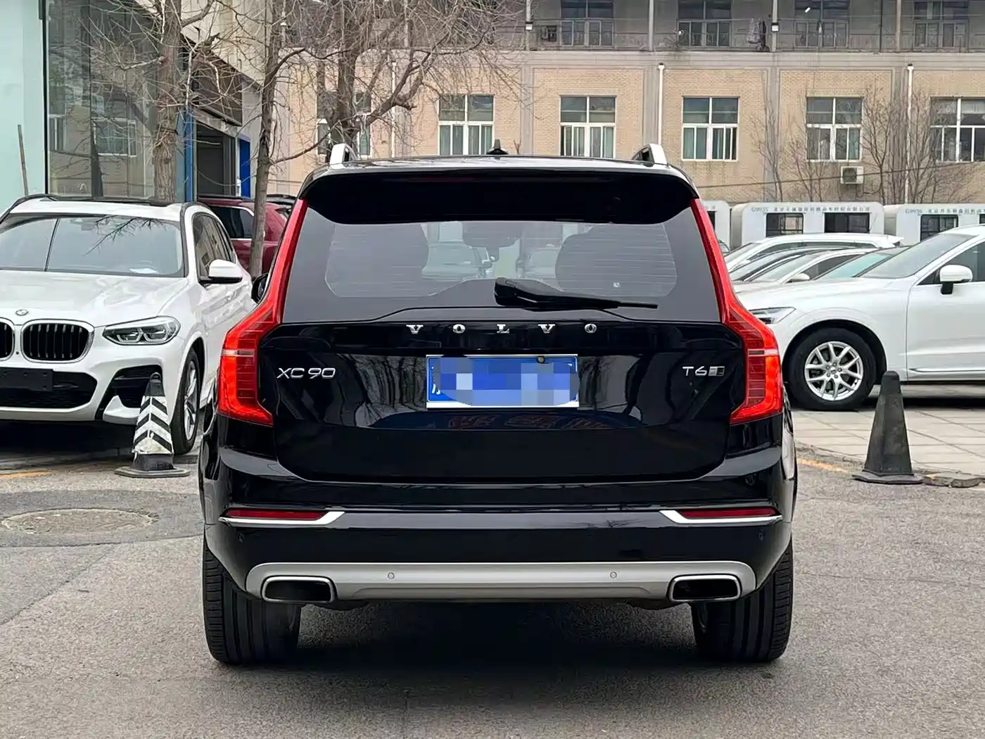 VOLVO XC90