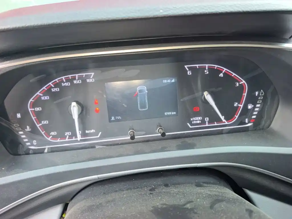 SAIC Maxus Xintu V80 2024 2024 Model Facelift Aoyun 6MT Short Wheelbase Ultra Low Roof 147Ps 5/6 Seats