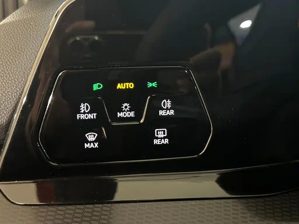 Volkswagen Golf GTI 2021 380TSI DSG GTI фото 31