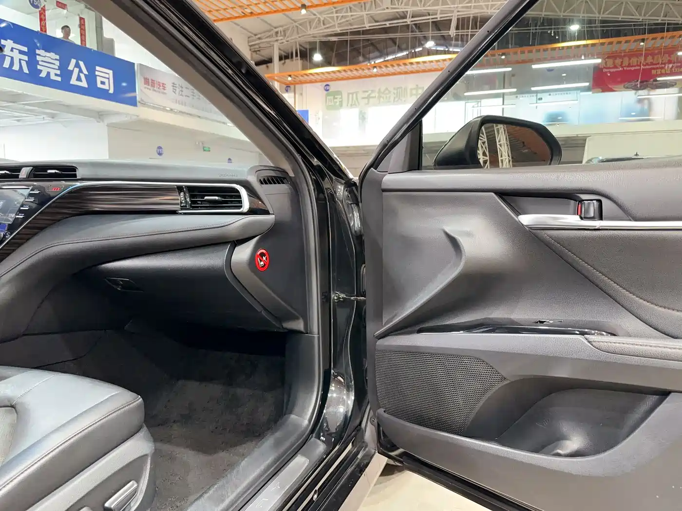 Toyota Camry 2018 2.0G Luxury Edition фото 8