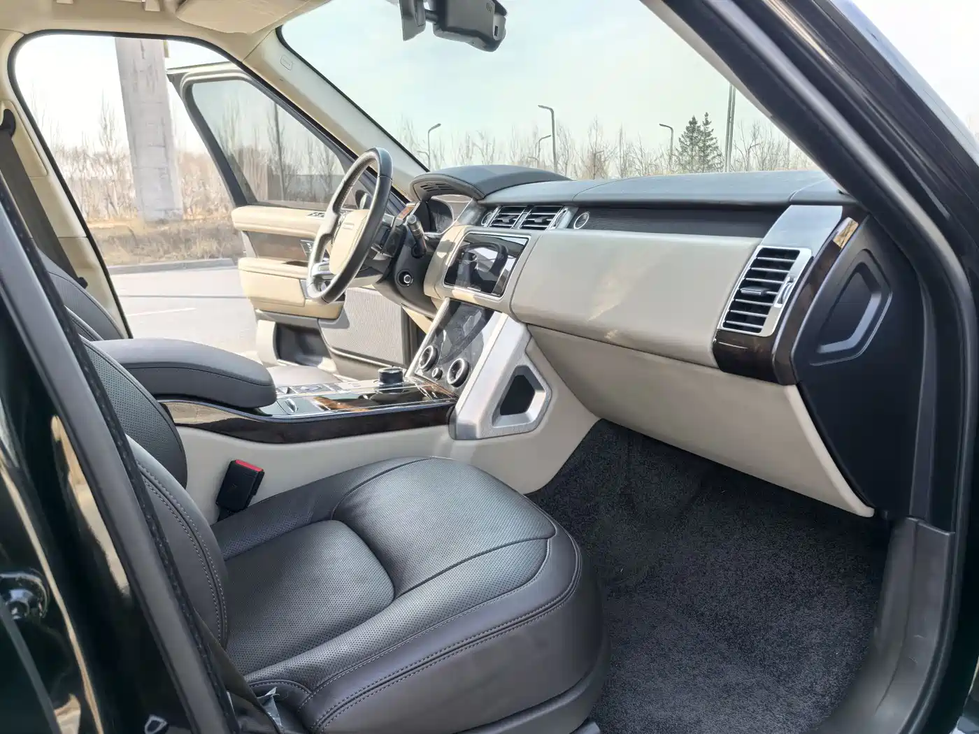 Land Rover Range Rover 2021 3.0 L6 Heritage Edition фото 14