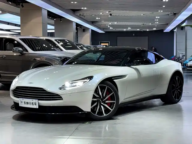 ASTON MARTIN DB11