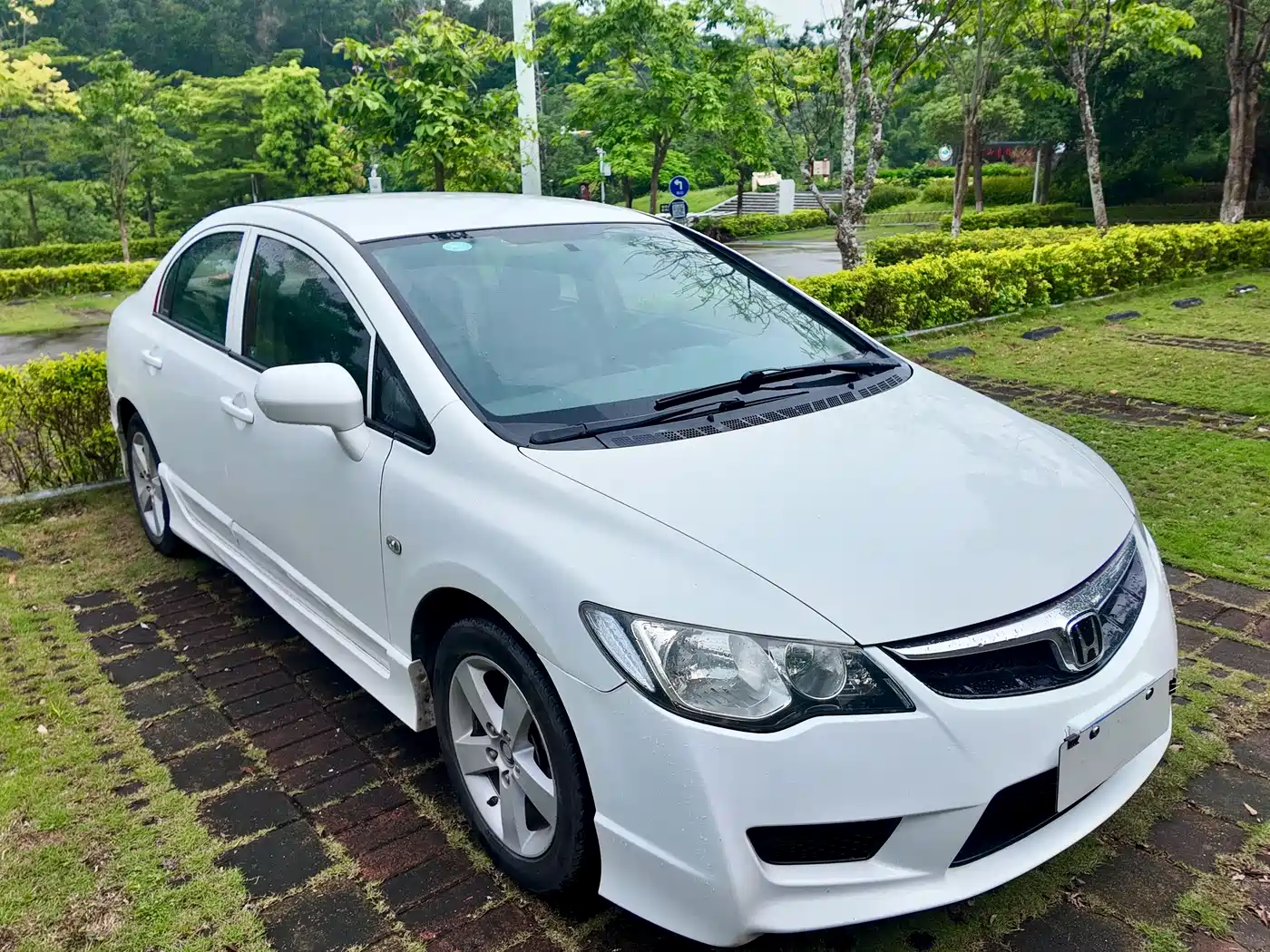 CIIMO CIIMO 2012 2012 1.8L Automatic